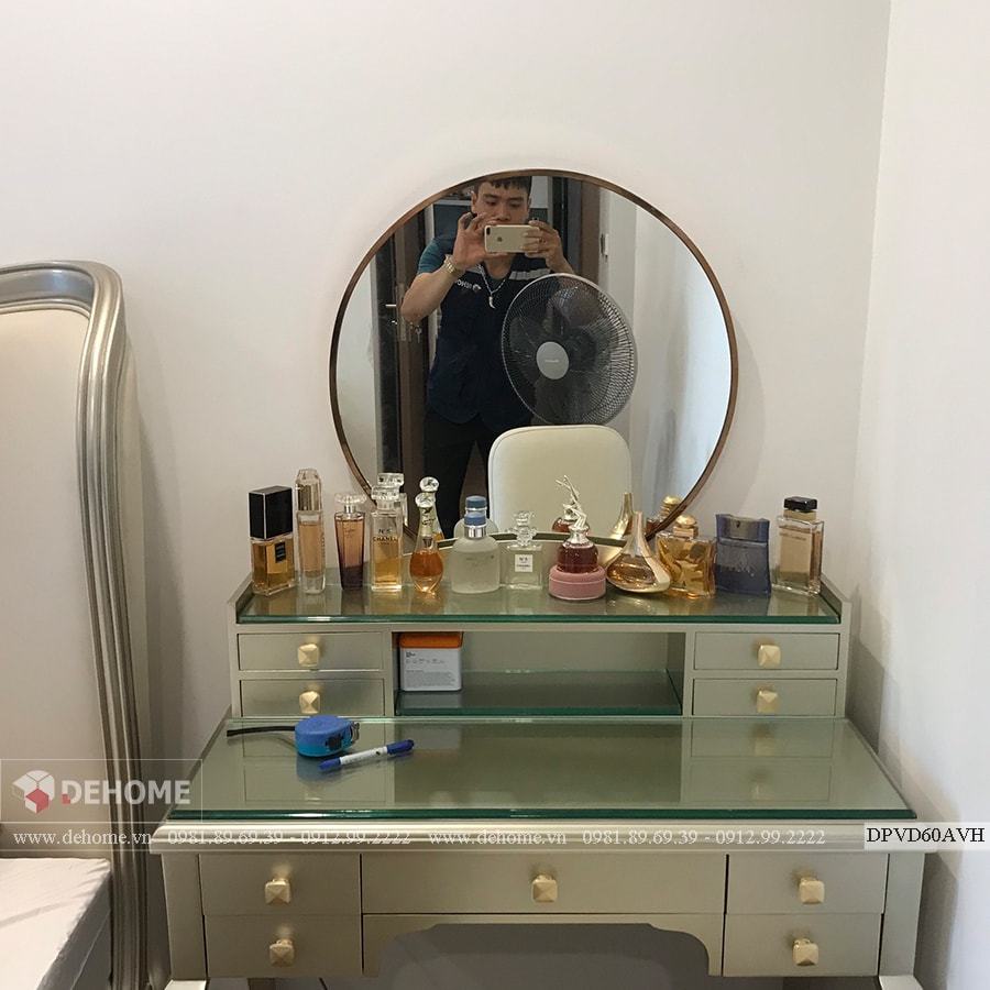 Gương khung inox mạ vàng hồng dùng làm bàn trang điểm cho chị em