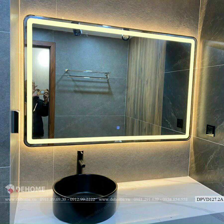 Gương có khung viền mạ vàng PVD