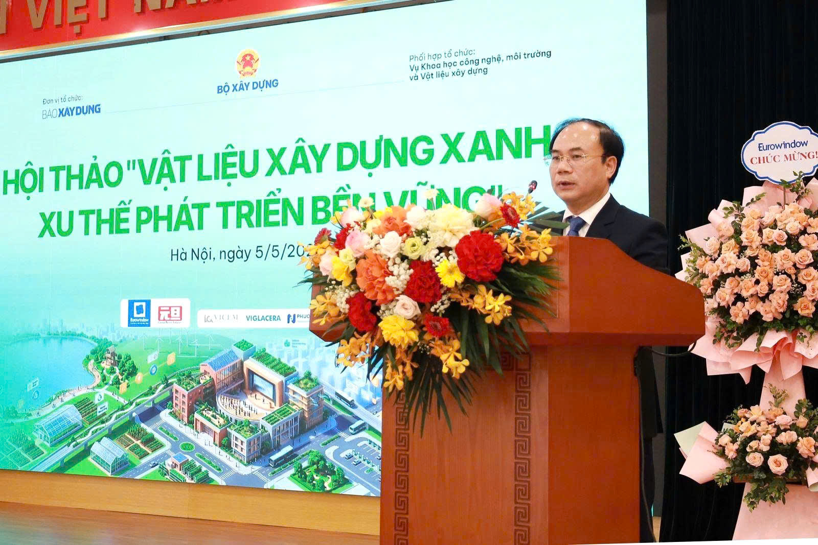 Thứ trưởng Nguyễn Văn Sinh phát biểu chỉ đạo tại hội thảo